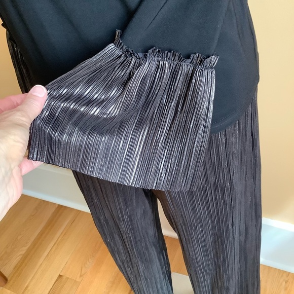 JOSEPH RIBKOFF Metallic Black & Silver Statement Sleeves Top Size 8 - Picture 3 of 13